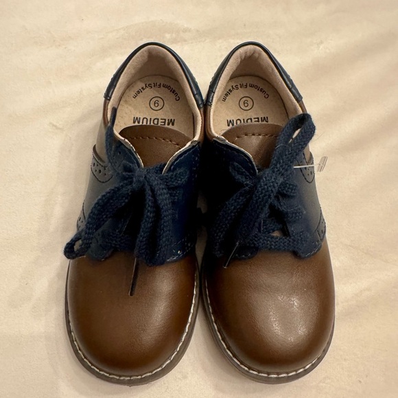 NWOB! Footmates Connor Classic Brown and Navy Saddle Shoes, sz 9 (Toddler) - Picture 3 of 8